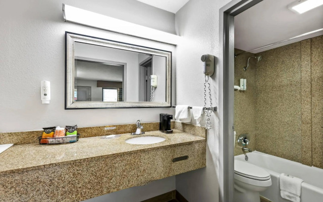 Quality Inn Bowling Green South