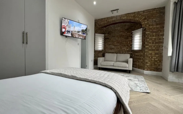 London Studios and Suites