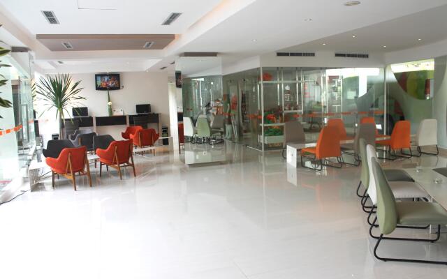 HARRIS Hotel & Residence Riverview Kuta Bali