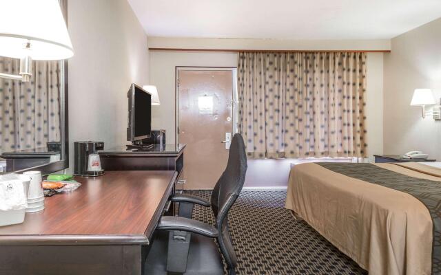 Econo Lodge West Haven