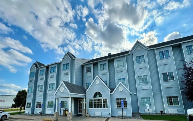 Super 8 By Wyndham Fargo Airport