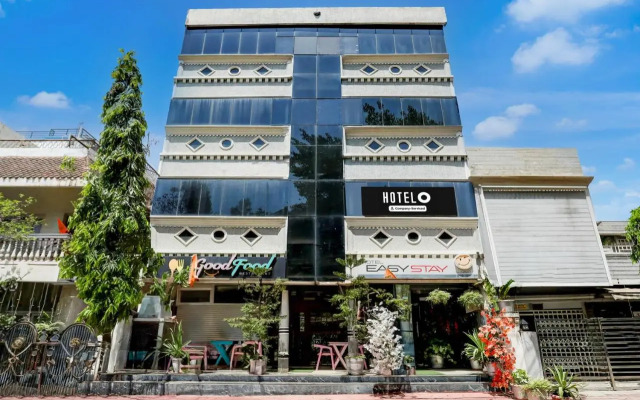 OYO 16952 Easy Stay