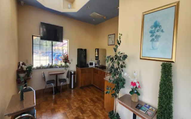 Regency Inn & Suites