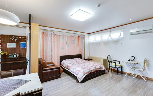 Gapyeong Hill House Pension