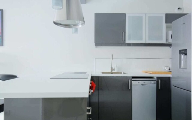 Newly Renovated Apartment: 6th District