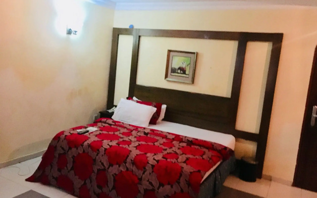Hymax Grace Hotel and Suites