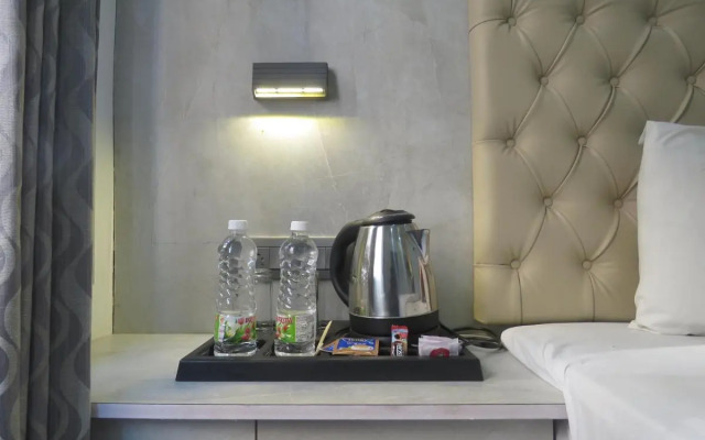 OYO 7077 Reegate Inn