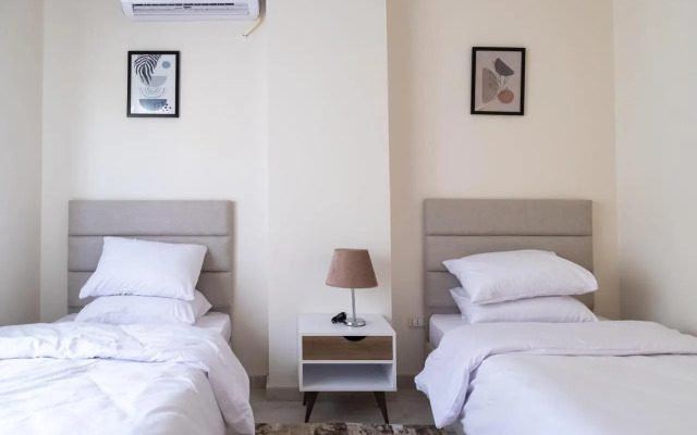 Settle Inn South 90 Apartments