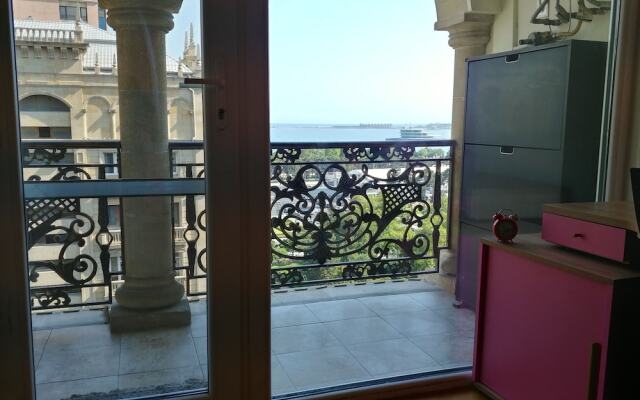 Apartment with Caspian Sea and F1 view