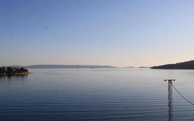 Kira - 20 M from the beach - A1(4+1)