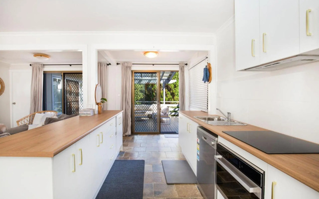 Boho - Pet Friendly - 1 Min Walk to Beach