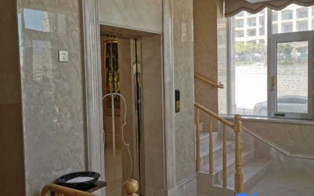 Vienna Hotel (Yantai High-Speed Railway South Station)