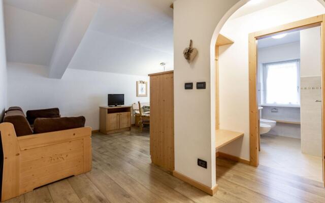 RICCI 15, two-room apartment. (022036-AT-066158)-403 RICCI INT. 15