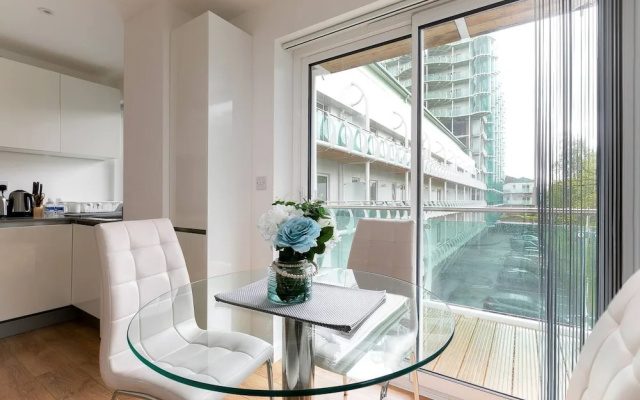 Skyvillion - Tower Point Enfield 1bed W Balcony