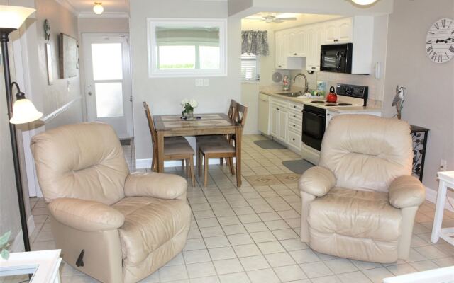 Jamaica Royale 099 - 2 Br Condo