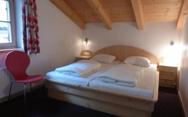 Quiet Chalet With Sauna in Konigsleiten