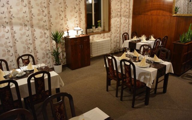 Hotel Dermot