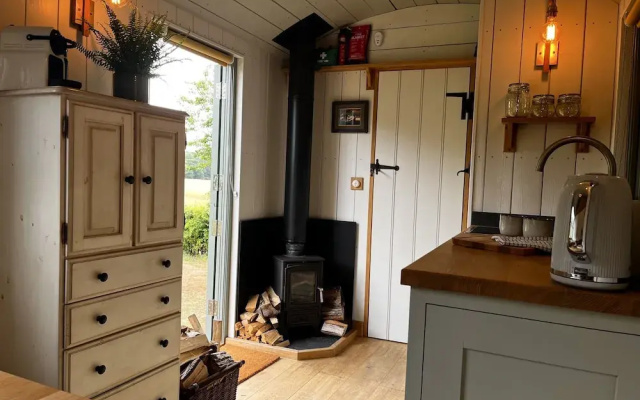 The Crooked Gate - Luxury Romantic Getaway