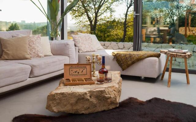Luxury Villa Luminosa