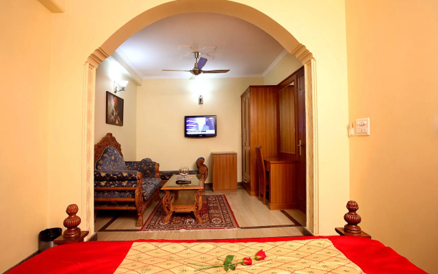 Indira International Inn – Guest Rooms – Delhi