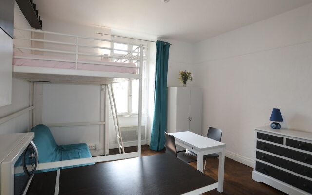 Central studio in Annecy, with elevator