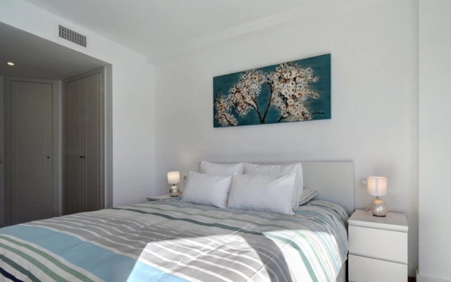 Albatross Hills, La Campana