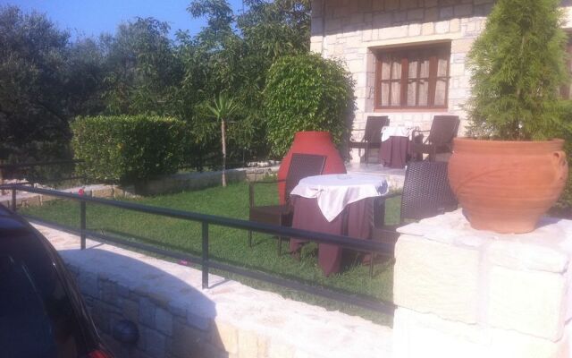 Villa Astrikas Hotel