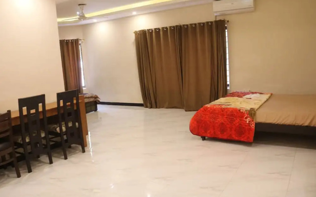 City Home Guest House F-8