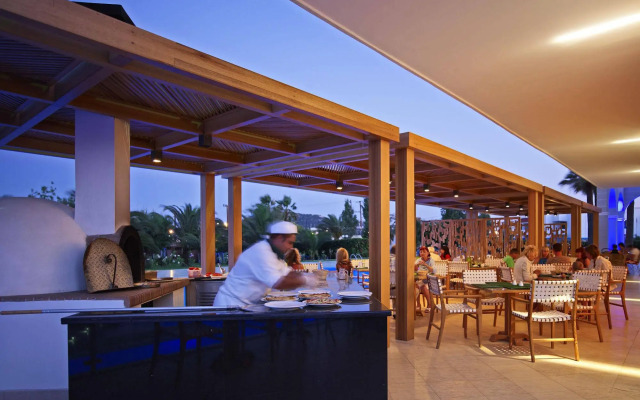Mitsis Faliraki Beach Hotel & Spa