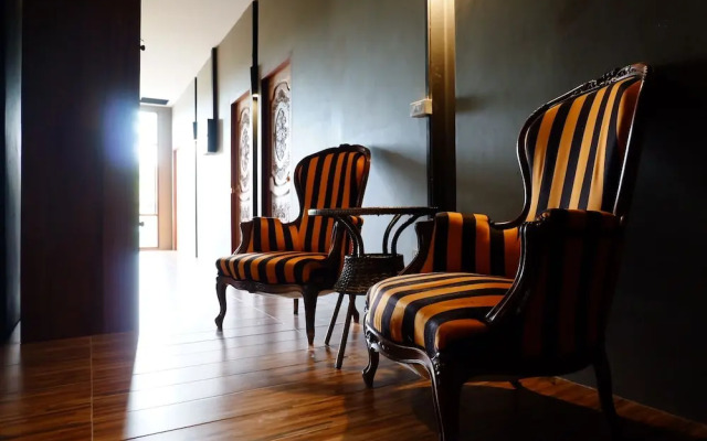 Bloom Cafe & Hostel Lipe