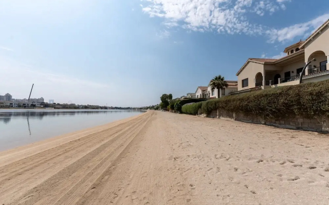 Beachfront 6BR Villa w Private Pool at the Palm