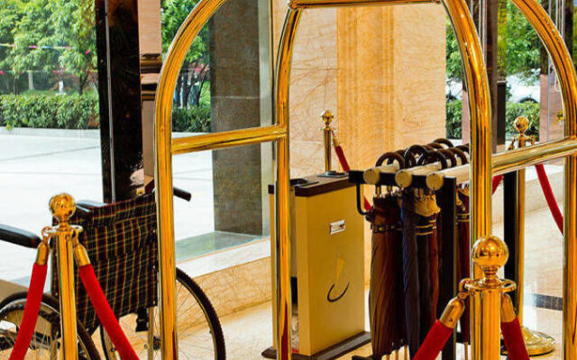 Yichang Golden Lion Hotel