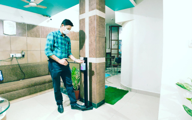 Hotel 4 Seasons by OYO Rooms