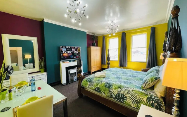 PHOENIX Apartments