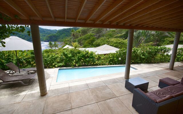 Pagua Bay House Oceanfront Cabanas