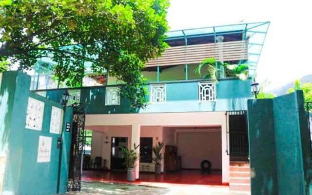 Yoho Travellers Residence