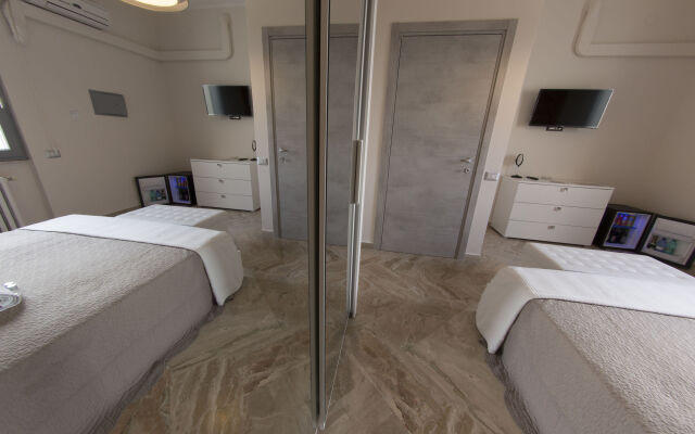 Penthouse Station Luxury Suites & Apts