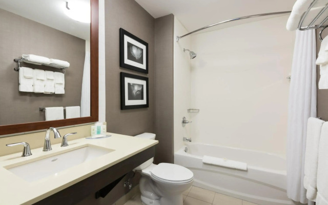 Comfort Inn & Suites