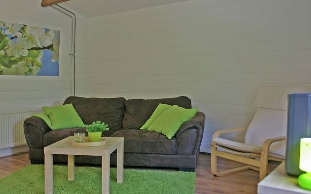 Tidy Chalet With a Microwave, in the Achterhoek