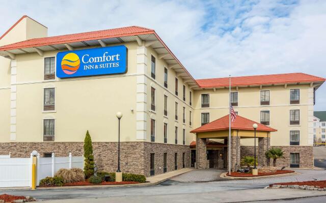 Comfort Inn & Suites Hamilton Place