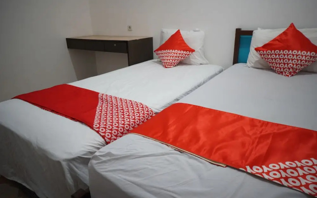 OYO 92863 Hotel Blessing