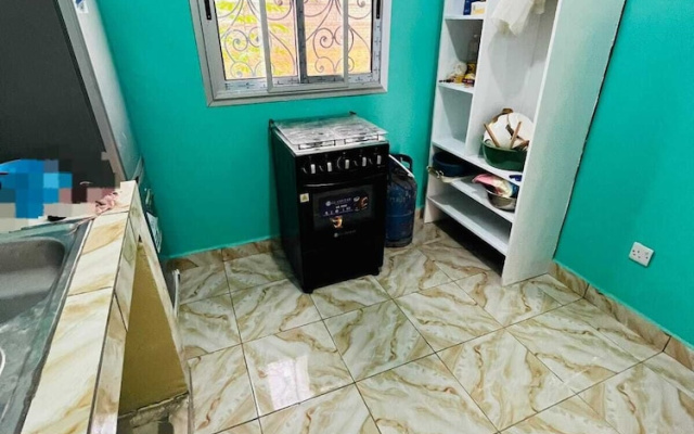 khalifa luxury guest house mbalgong