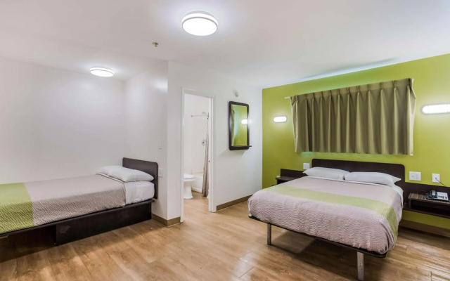 Motel 6 Jacksonville, FL - South