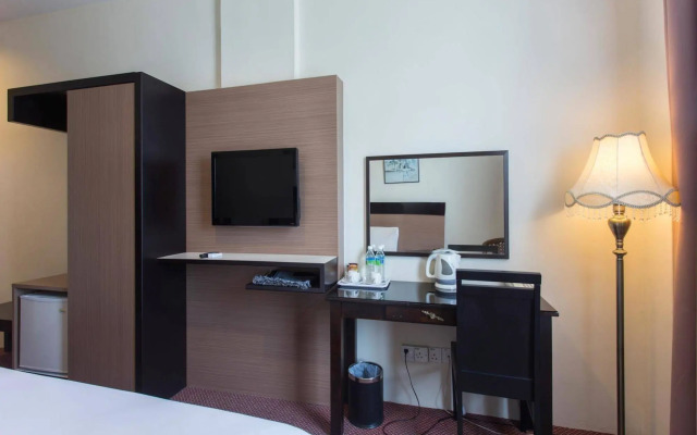 World Youth Hotel