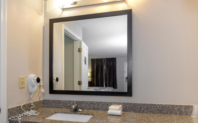 Red Roof Inn Defuniak Springs