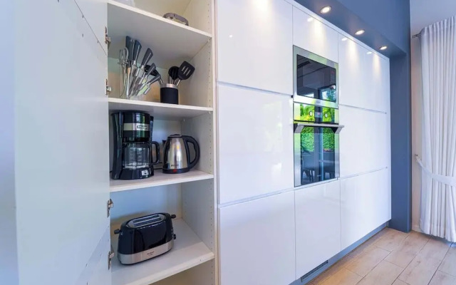Modern 3 Bedroom Pool Villa - MR54