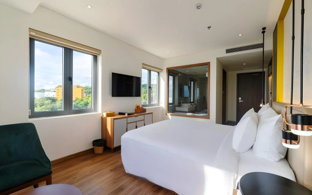 The Tahiti Beach Hotel