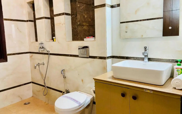 Bluo 1Bhk - Dlf Cybercity, Mg Road - Balcony, Lift