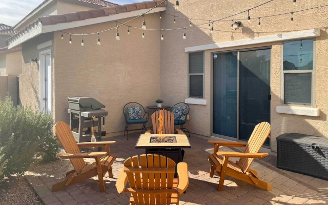 Goodyear Escape w/ Grill: Community Pool Access!