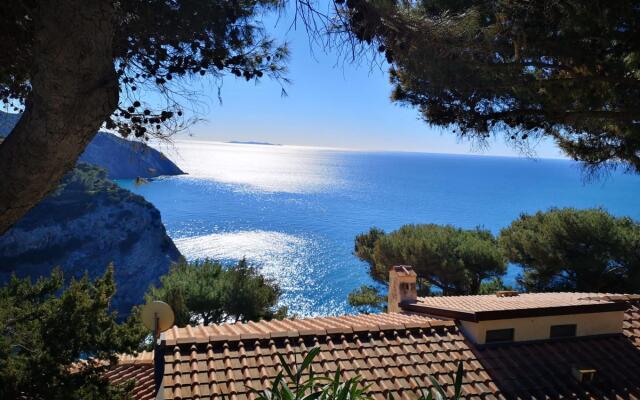 Terrace on the island of Giglio-La Ferraccia